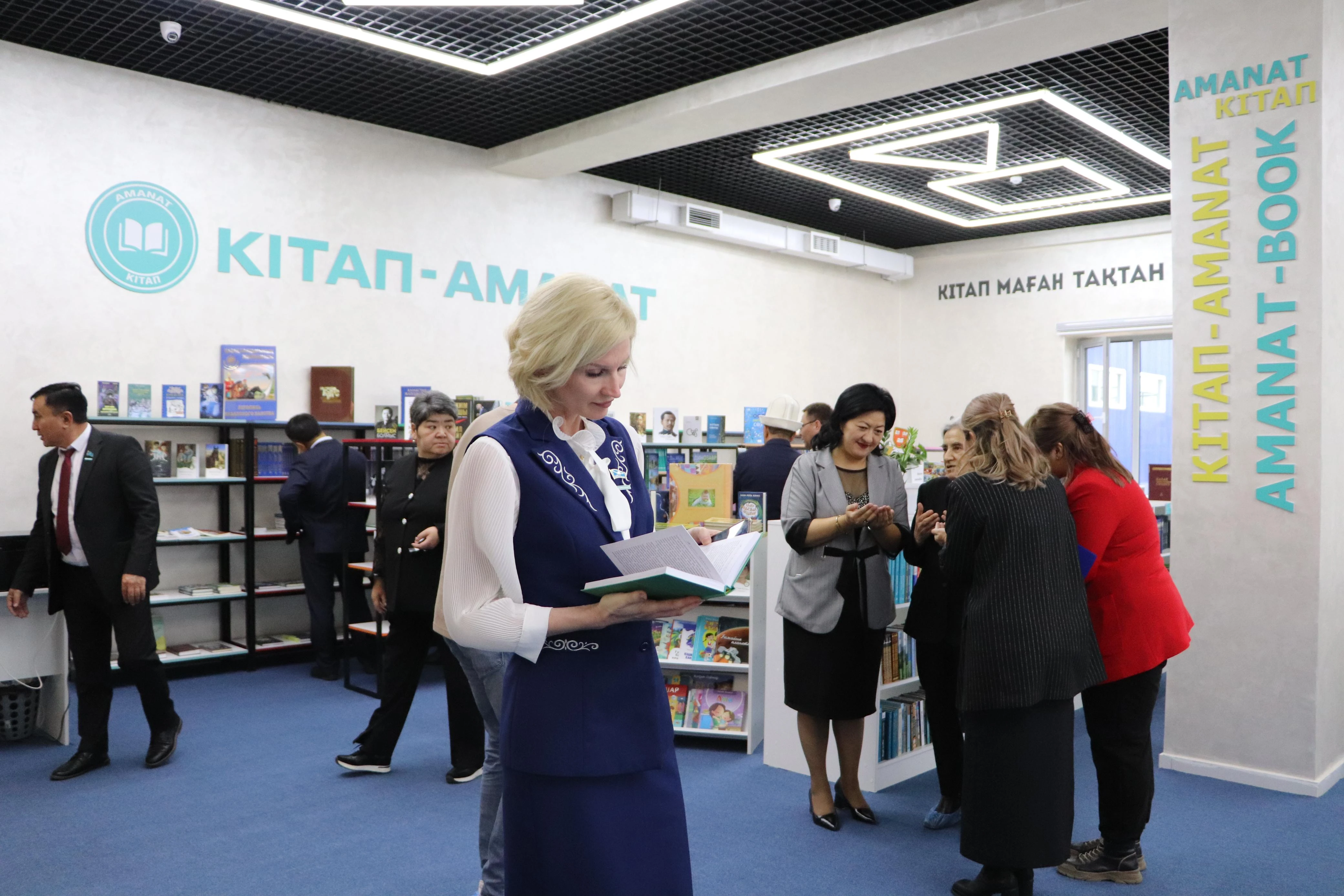 كىتاپ ورتالىعى اشىلدى