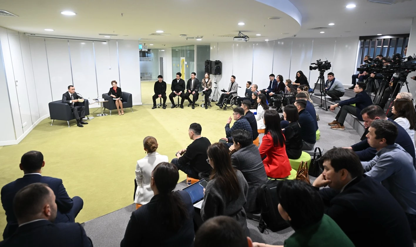 كرەاتيۆتى يندۋستريانى دامىتۋ باسىمدىعى