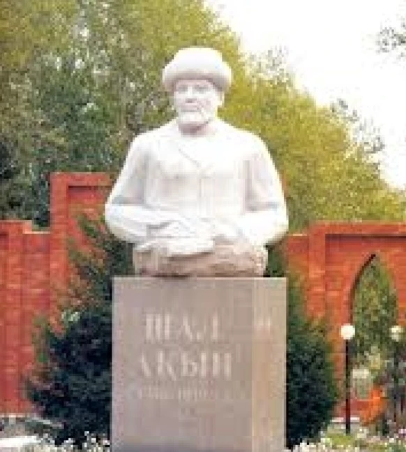 اۋداندار كوركەيىپ كەلەدى