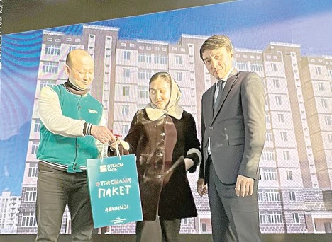 اقتاۋدا 300-دەن استام وتباسىنا پاتەر كىلتى تاپسىرىلدى