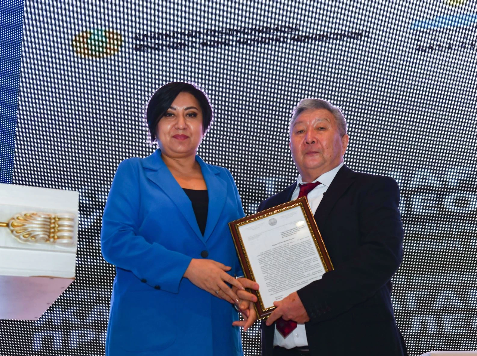 تاس ءداۋىرىن سويلەتكەن