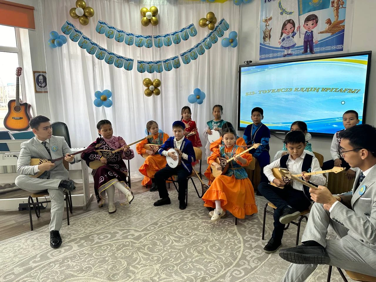 بالعىن ونەرپازدار ءانسامبلى