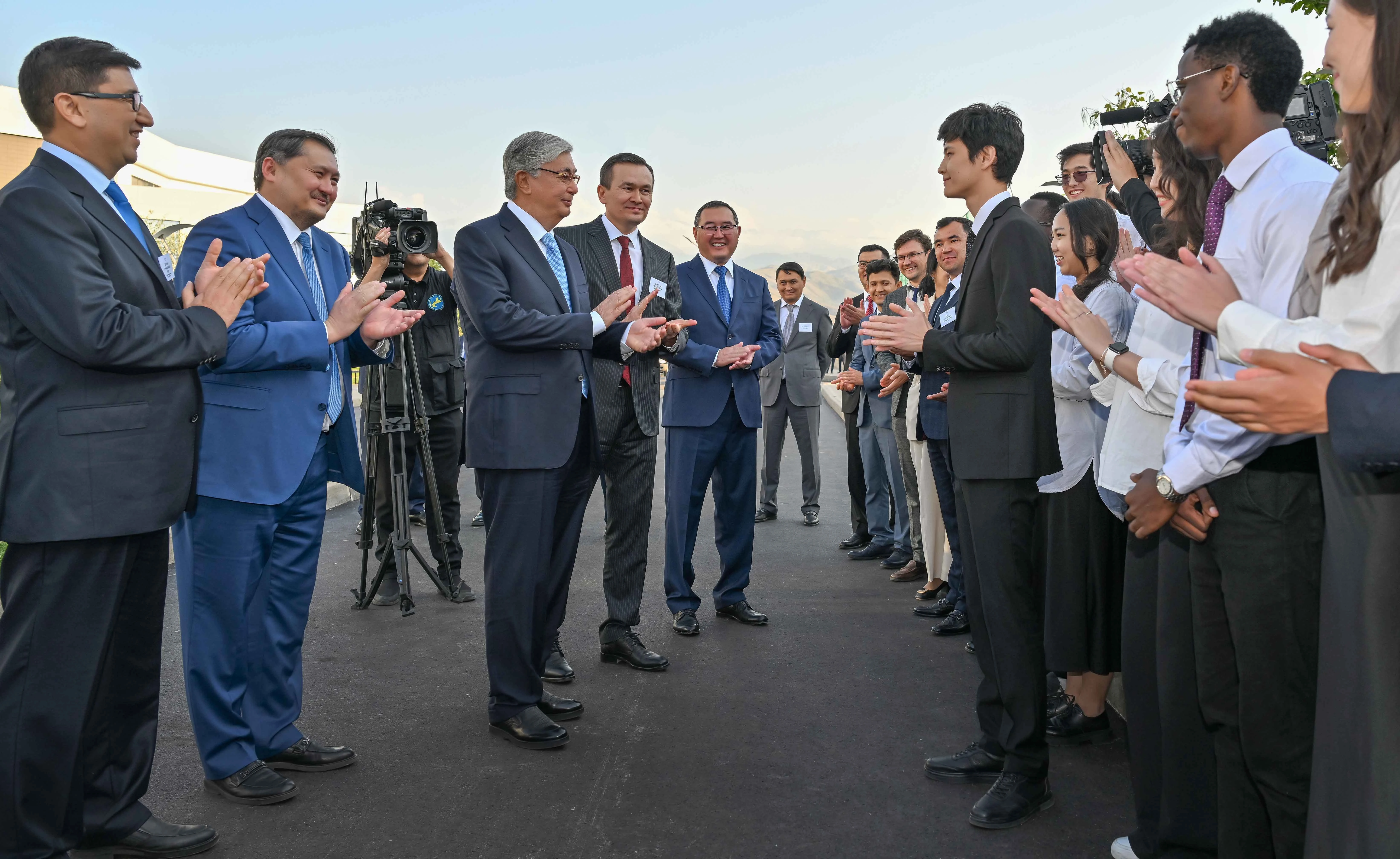 ۇلت قۇندىلىقتارى بارىنەن جوعارى