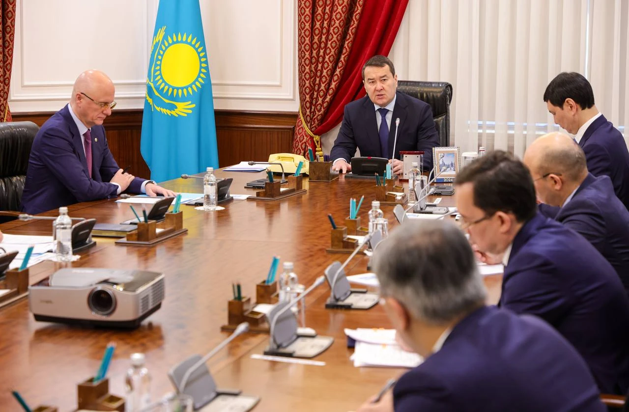 ۇكىمەت وتكەن جىلى اتقارىلعان جۇمىستاردى قورىتىندىلادى