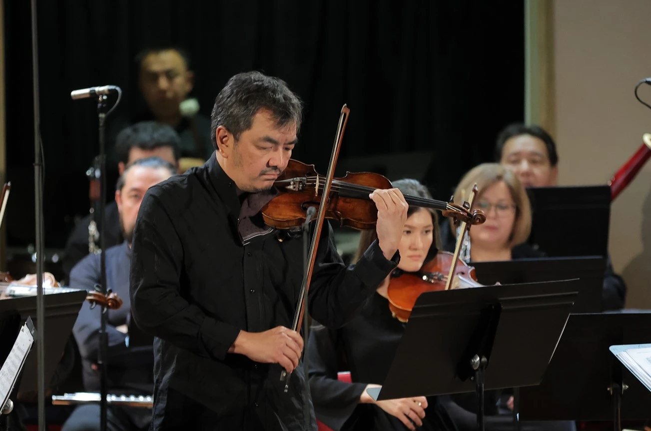 «استانا وپەرا» جانە ۆيۆالدي, پياتستسوللا...