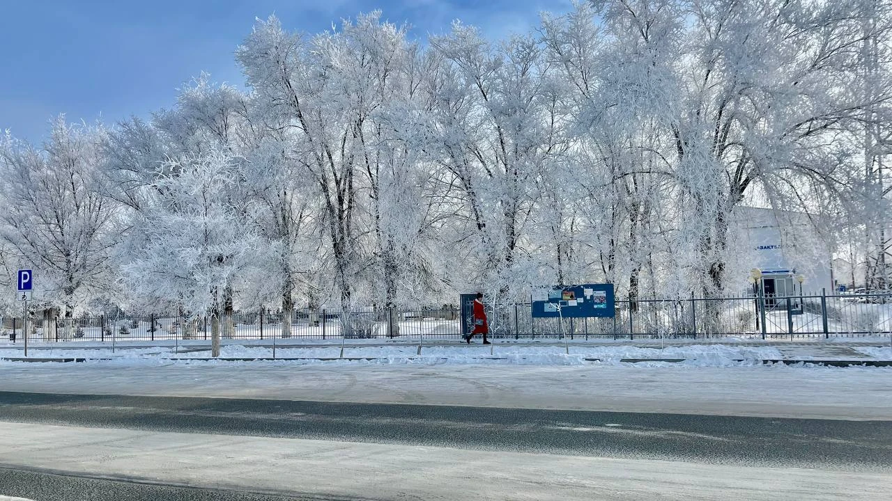 بىرنەشە وڭىردە قالىڭ قار جاۋادى