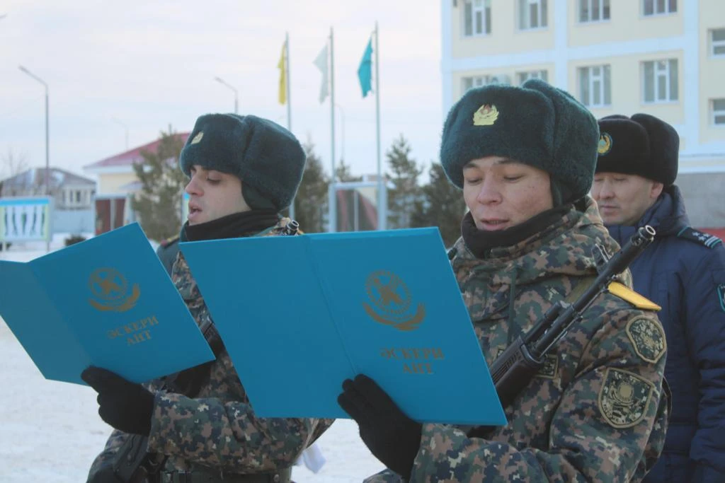 ۇلتتىق ۇلاننىڭ 700-دەن استام ساربازى انت قابىلدادى