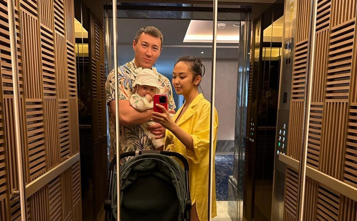 ايەلىن سوققىعا جىققان ءانشى ەسكەرتۋ الدى