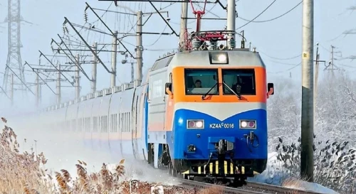 «استانا - شىمكەنت» پويىزى جارتى جولدا بۇزىلىپ قالدى