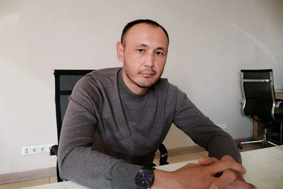 اتىراۋ مۇناي وڭدەۋ زاۋىتىنا جاڭا باس ديرەكتور تاعايىندالدى