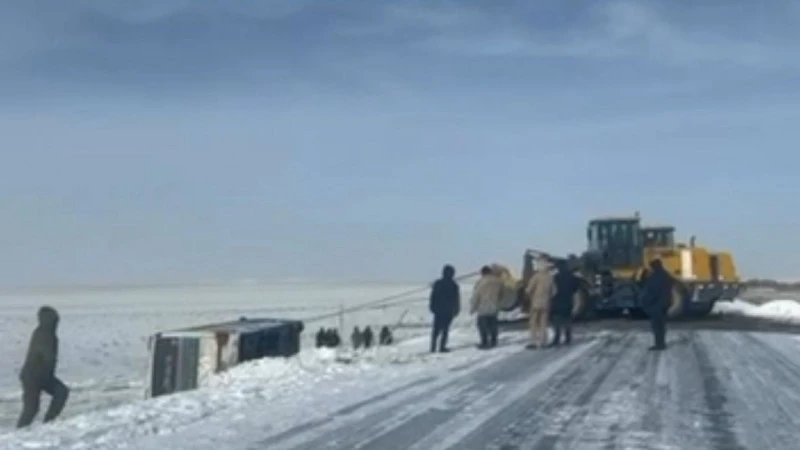 اباي وبلىسىندا 17 جولاۋشىسى بار اۆتوبۋس اپاتقا ۇشىرادى