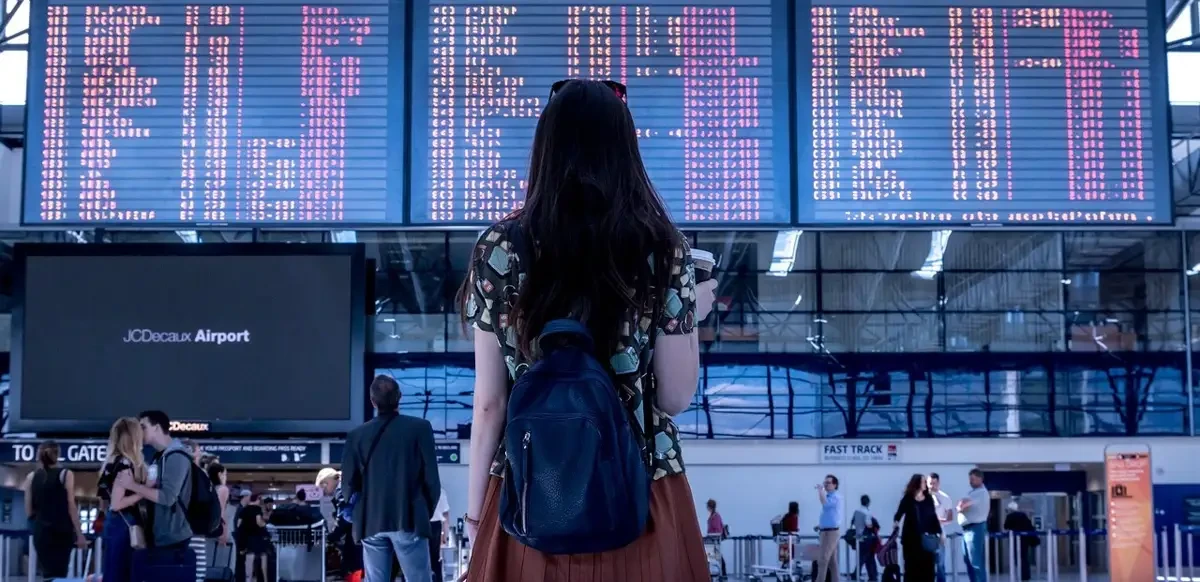 ەلوردا اۋەجايىندا 11 رەيس كەشىكتىرىلىپ, 3 رەيس توقتاتىلدى