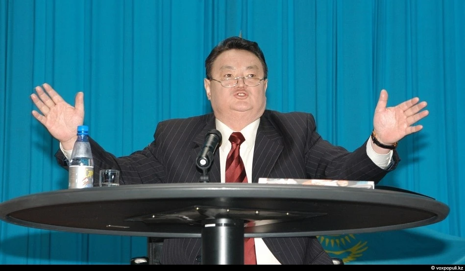 پرەزيدەنت: زامانبەك نۇرقادىلوۆكە ەسكەرتكىش ورناتىلۋى قاجەت