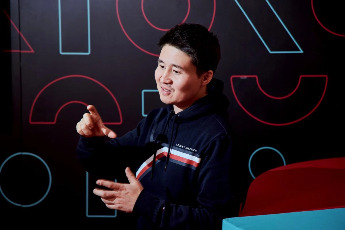 قارا جۇمىسقا قۇلتەمىر جاراپ تۇر