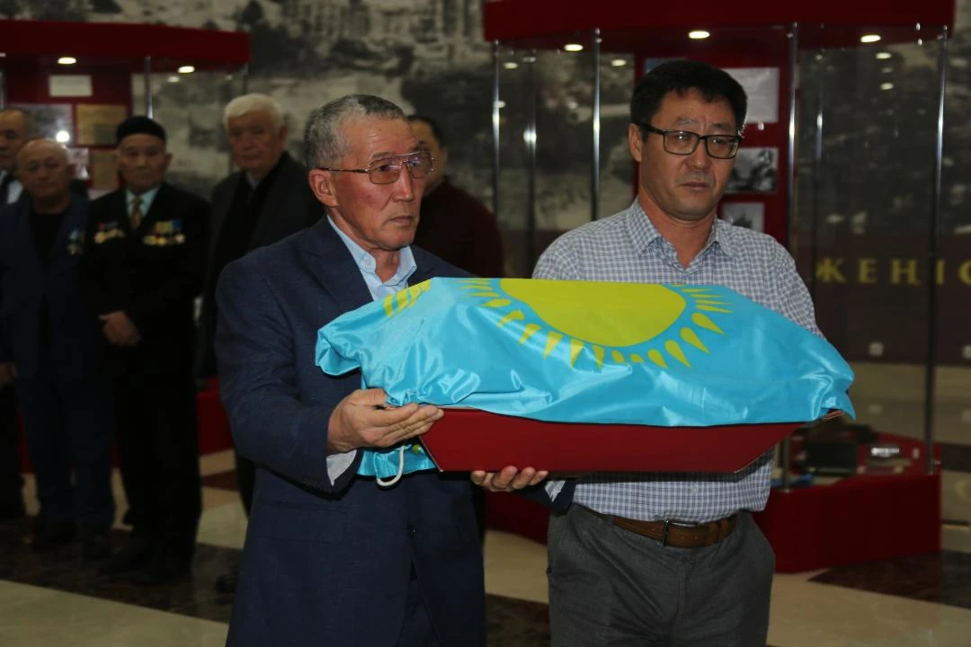 «80 جىلدان سوڭ»: جاۋىنگەر سۇيەگى ەلگە جەتكىزىلدى