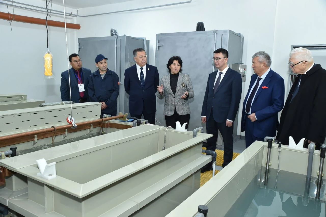 قازۇۋ-دا گالۆانيكالىق قاپتامالار شىعاراتىن ءوندىرىس اشىلدى