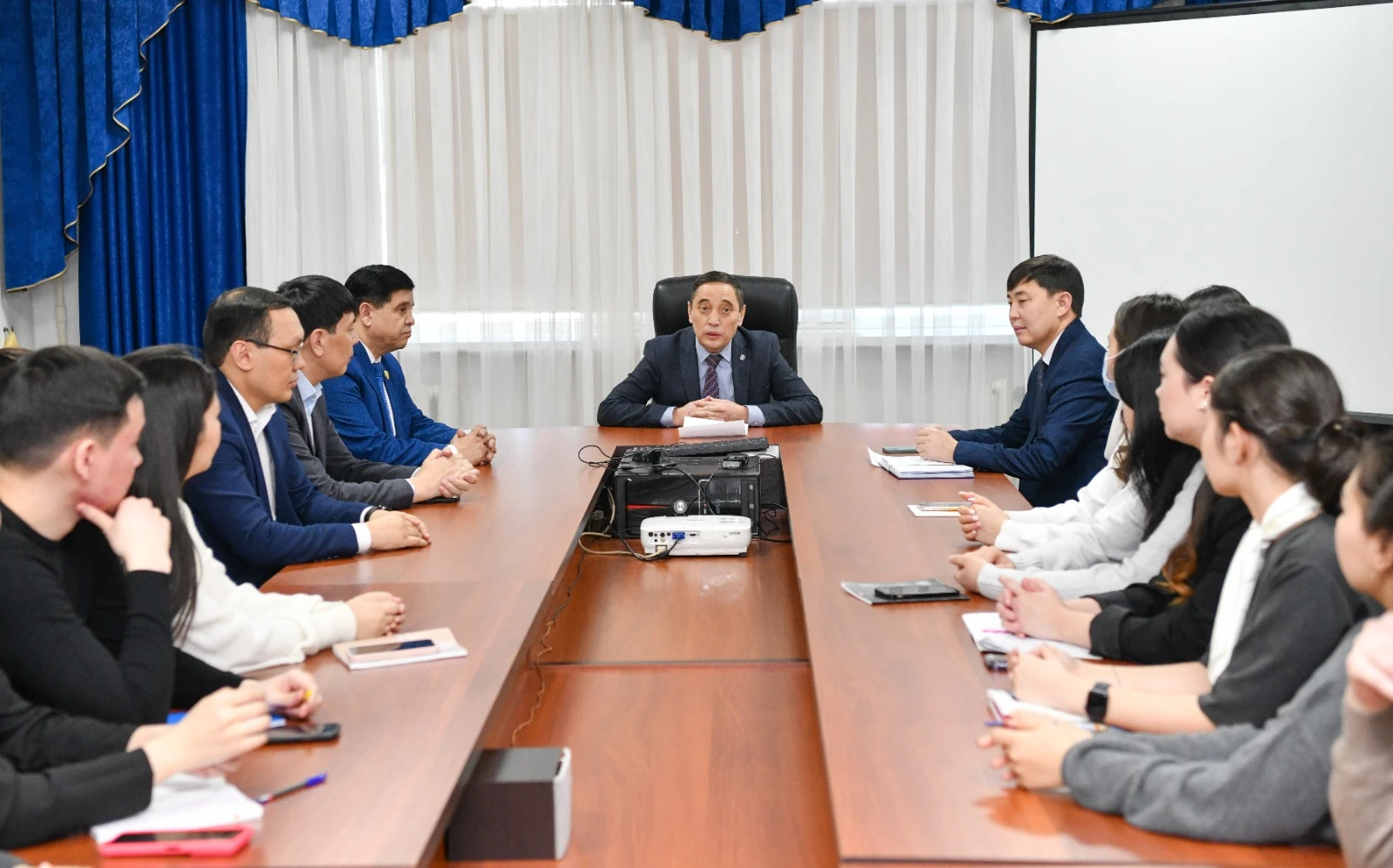 جاس جۋرناليستەردىڭ تاجىريبەلىك ساباقتارى «Egemen Qazaqstan» رەداكتسياسىندا وتەدى