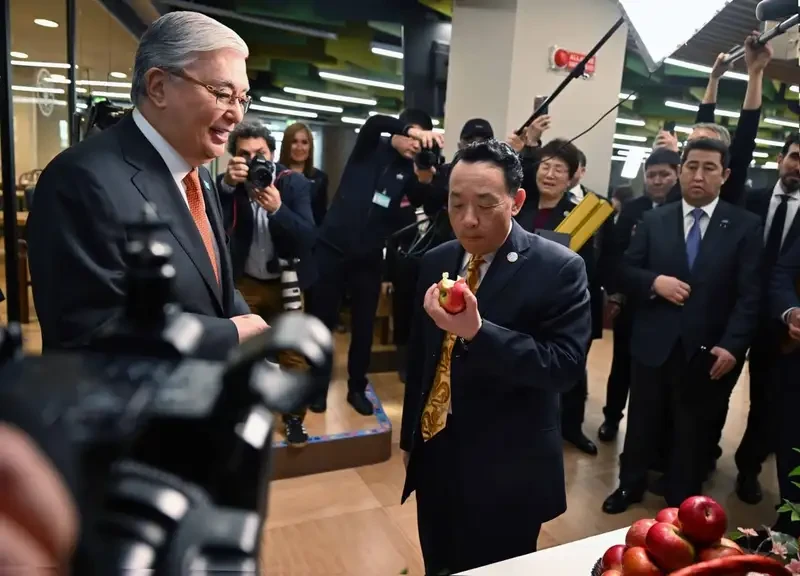 FAO ديرەكتورى الماتىنىڭ ايگىلى اپورتىنان ءدام تاتتى