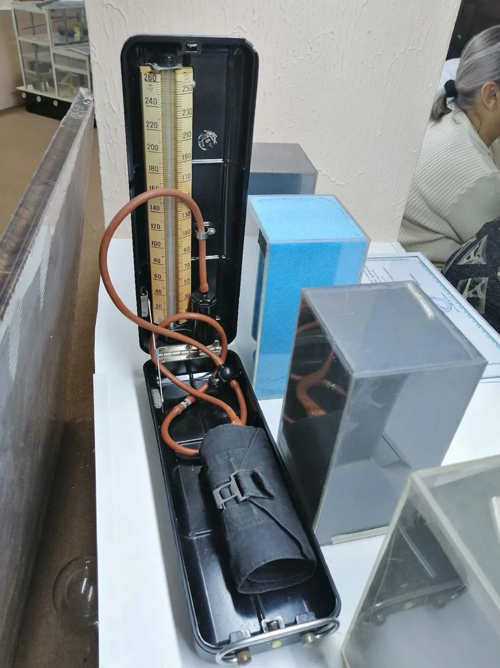 جاڭا جادىگەرمەن تولىقتى