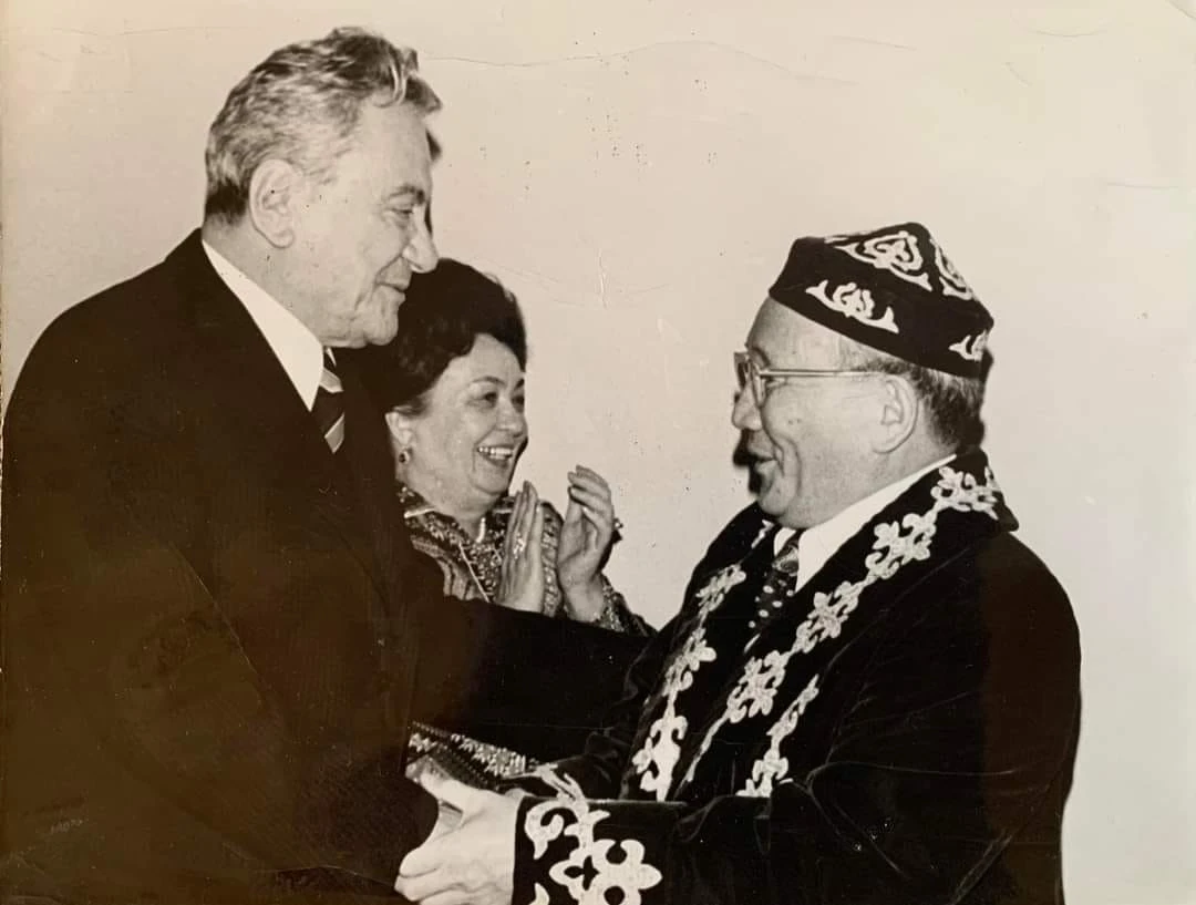 تسەدەنبالدىڭ ساپارى ءھام ديمەكەڭنىڭ سىيى