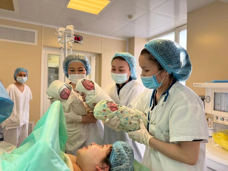 استانالىق كەلىنشەك ەگىزدەن كەيىن ۇشەم دۇنيەگە اكەلدى