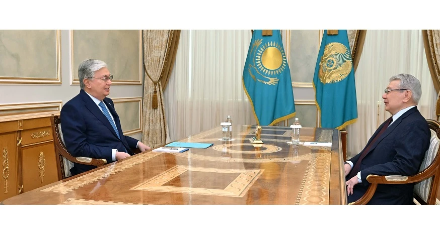 پرەزيدەنت بەلگىلى مەملەكەت قايراتكەرى يكرام ادىربەكوۆتى قابىلدادى