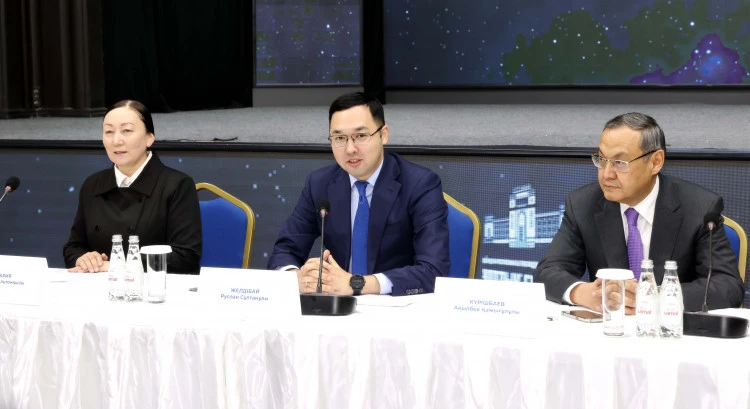 جاڭا باسشىنى تانىستىردى