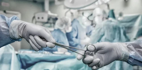 كوكشەتاۋدا 10 جاستاعى بالا سۇندەتكە وتىرعىزعاننان كەيىن قايتىس بولدى