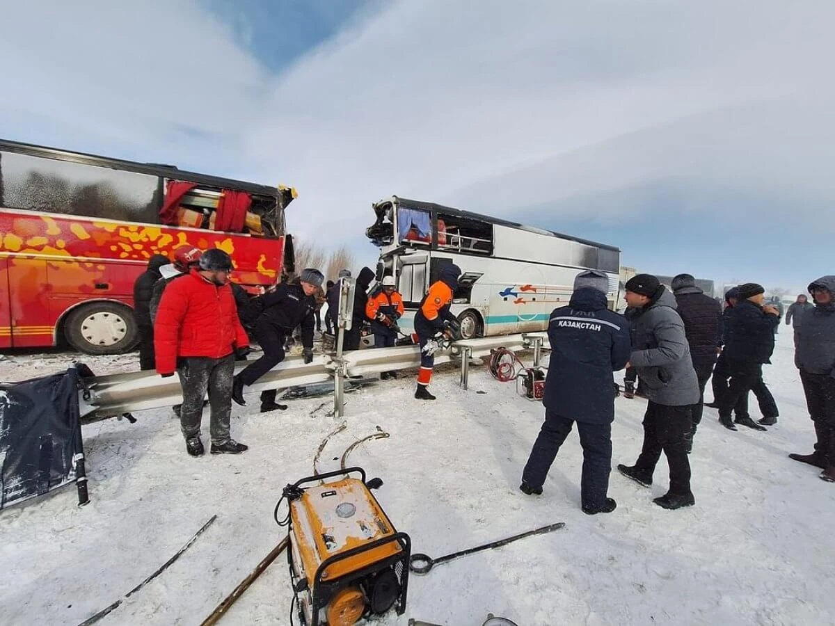 الماتى-تاشكەنت تاس جولىندا اپات بولىپ, 20 ادام اۋرۋحاناعا ءتۇستى