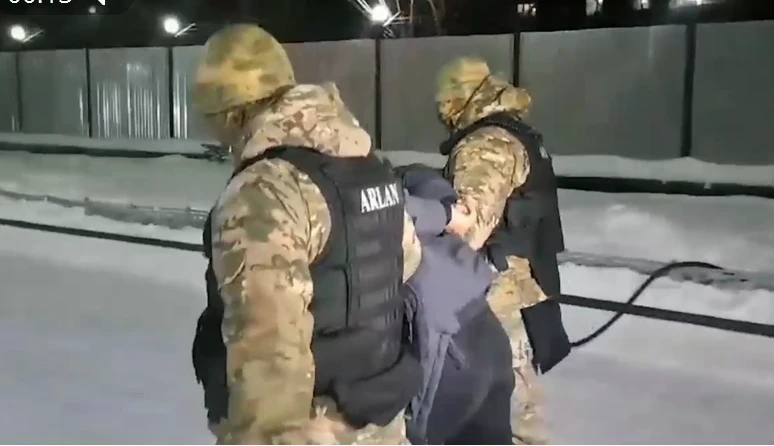 جەدەل جاردەم جۇرگىزۋشىسىن ۇرعان كۇدىكتى قاي جاقتا ۇستالدى؟