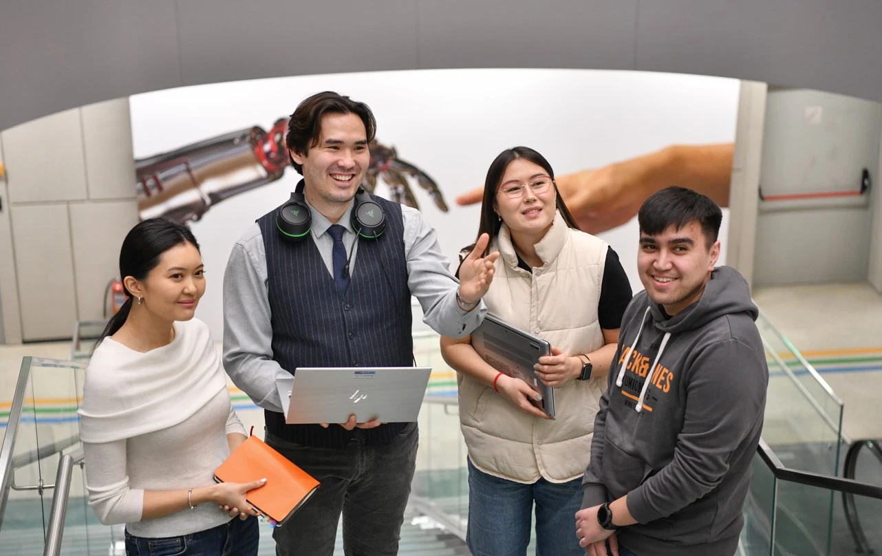 دوكتور دارەجەلى عالىمدار قاجەت