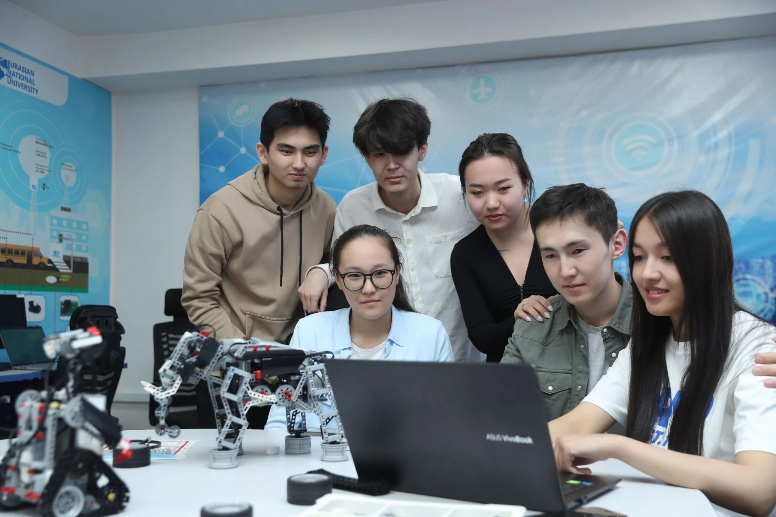 جاساندى ينتەللەكت: «ەرەكشە» ستۋدەنتتەر عىلىمعا تارتىلادى