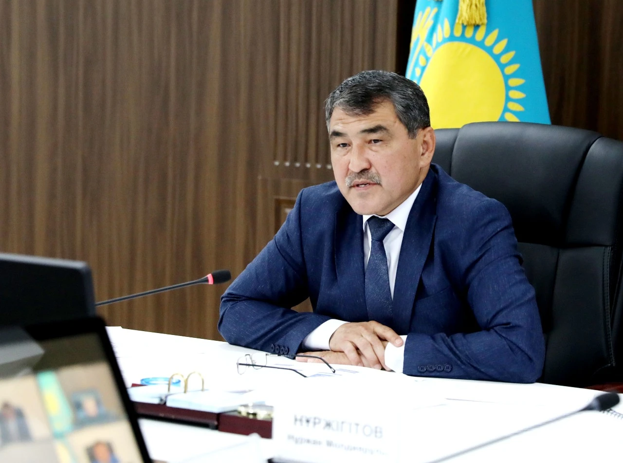 تاعى ءبىر مينيستر لاۋازىمىندا قالدى