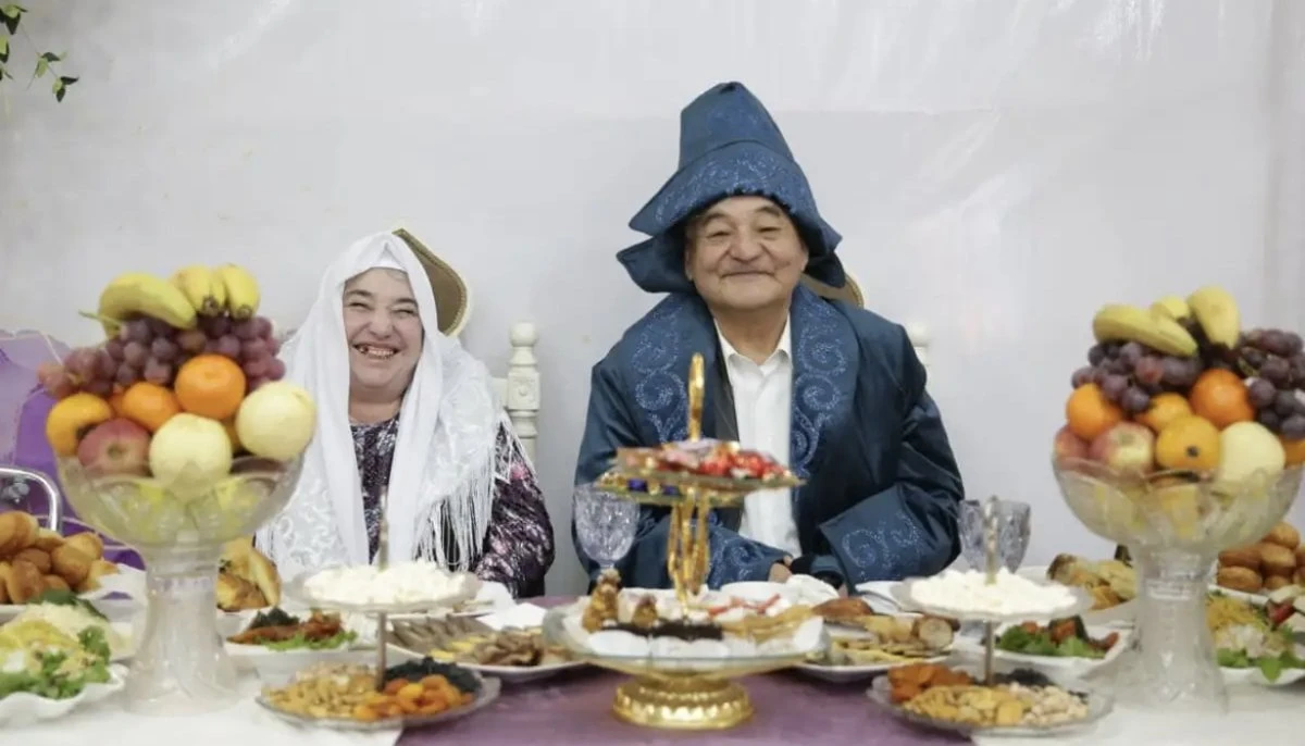 شىمكەنتتە قارتتار ۇيىندە تانىسقان ەكى قاريا نەكەلەرىن قيدى