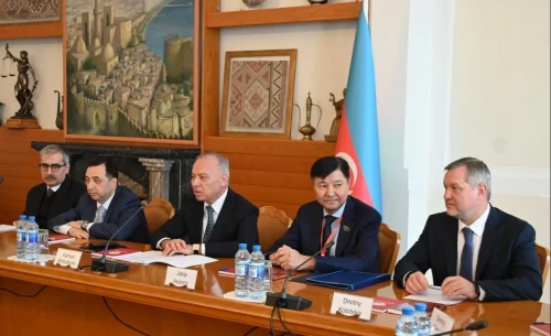 جاقىپ اسانوۆ ازەربايجان كونستيتۋتسيالىق سوتىنىڭ توراعاسىمەن كەزدەستى