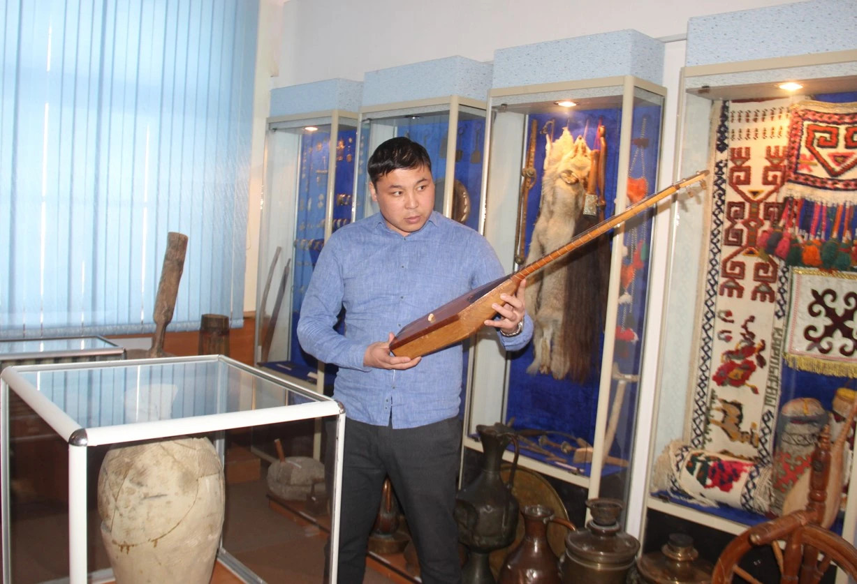 جامبىلدىڭ دومبىراسى