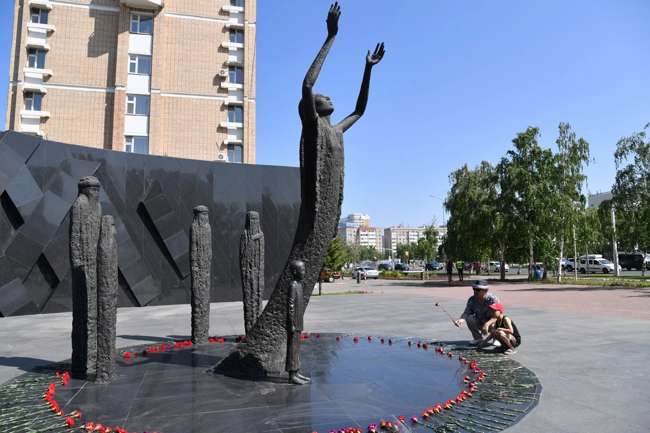 ۇجىمداستىرۋ ساياساتىنىڭ زارداپتارى