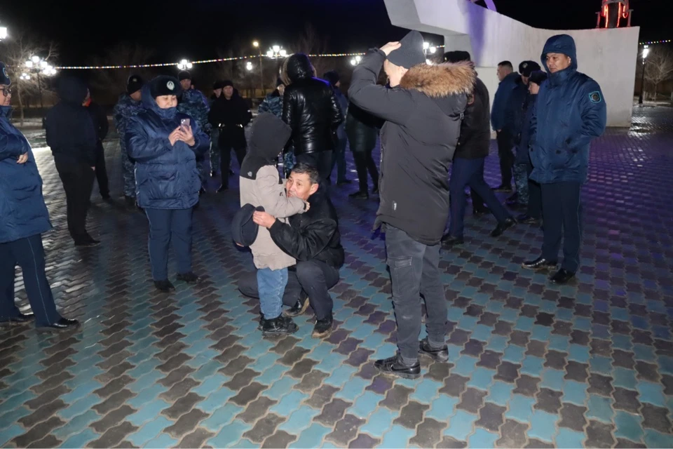 پوليتسەيلەر جوعالعان بالانى جەدەل تاپتى