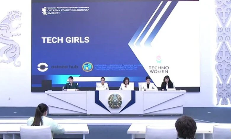 نازىك تە ناقتى «Tech Girls» باعدارلاماسى