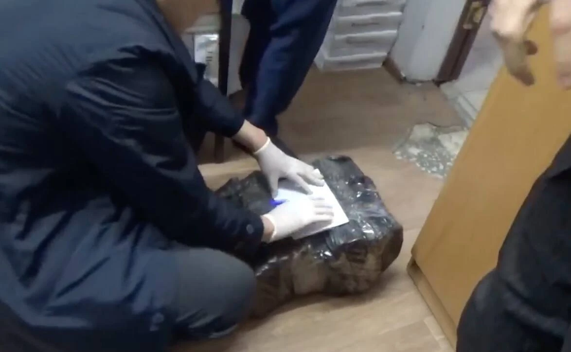 قىلمىستىق توپ جۇرگىزۋشى كۋالىگىن زاڭسىز بەرۋمەن اينالىسقان – پوليتسيا