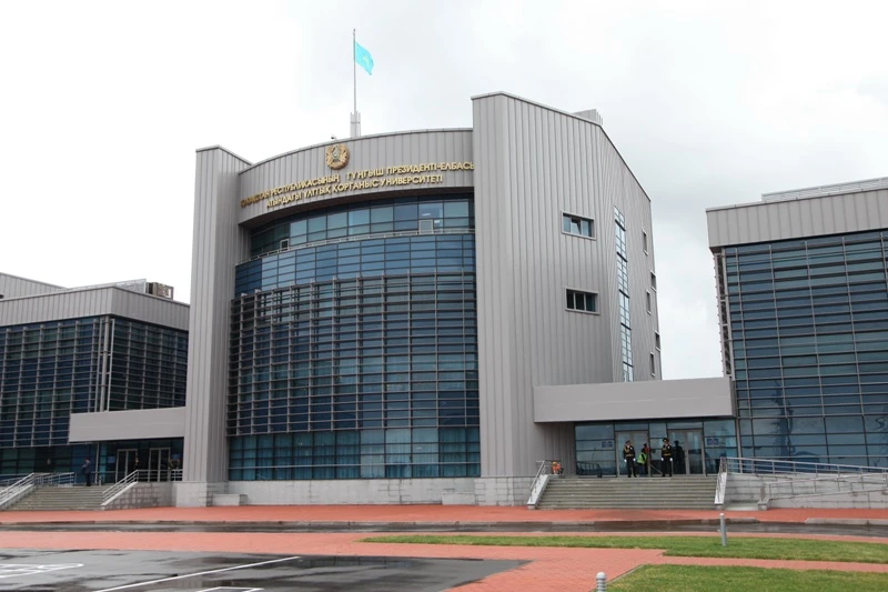 قورعانىس ۋنيۆەرسيتەتىنىڭ وتانشىل قادامدارى