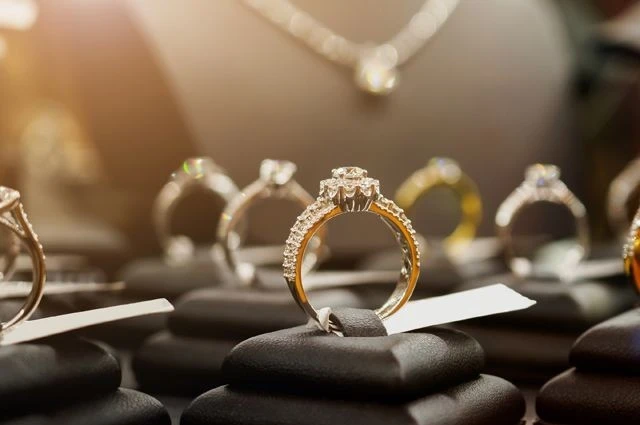 ەلىمىزدە زەرگەرلىك بۇيىمداردىڭ باعاسى قىمباتتادى