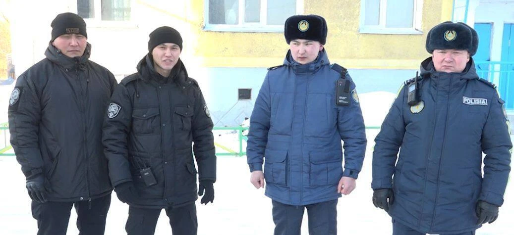 كوكشەتاۋ پوليتسەيلەرى تۇعىنداردى ورتتەن قۇتقاردى