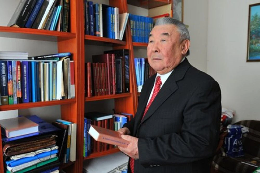 دانالىق ءھام ديالەكتيكا: بەلگىلى فيلوسوف جابايحان ءابدىلدين 91 جاسقا تولدى