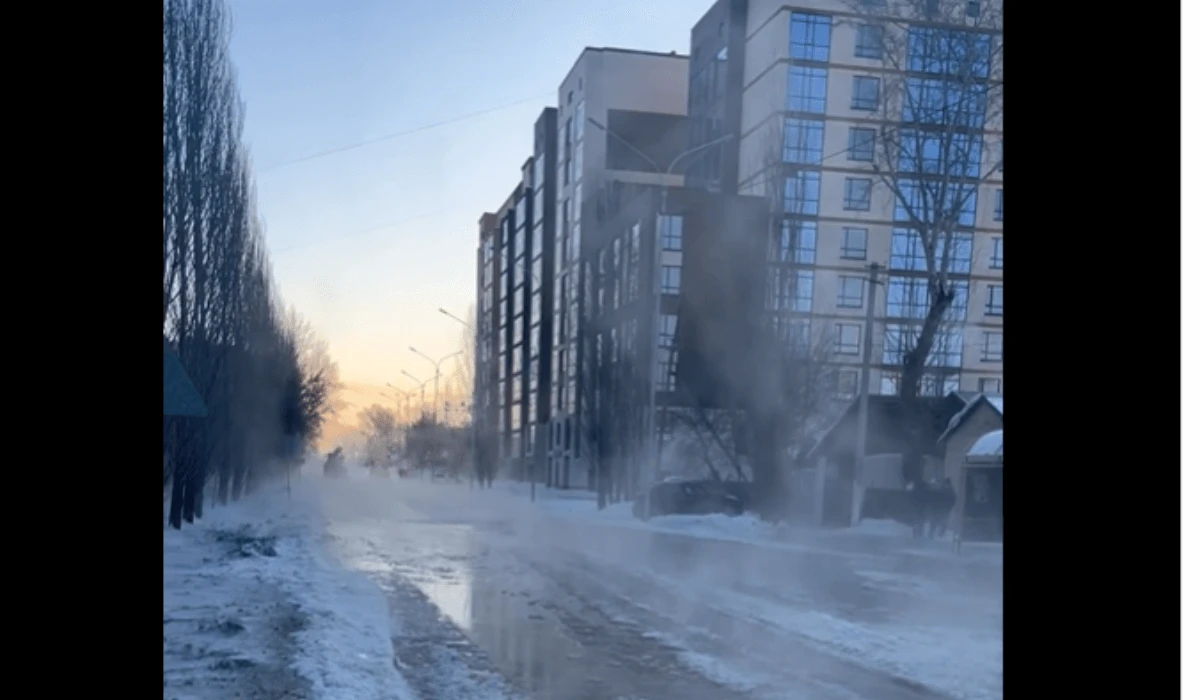 كوكشەتاۋدا اپات بولىپ, 20-عا جۋىق ءۇي سۋسىز قالدى