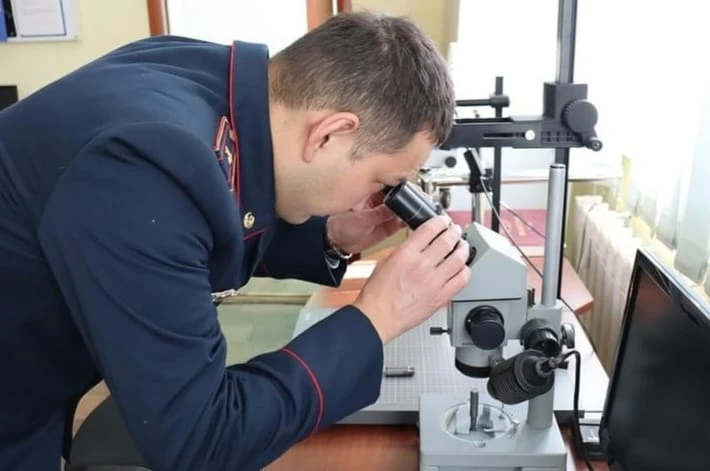 پوليتسەي ساۋساق ىزدەرى ارقىلى پاتەر ۇرلىعىن اشتى