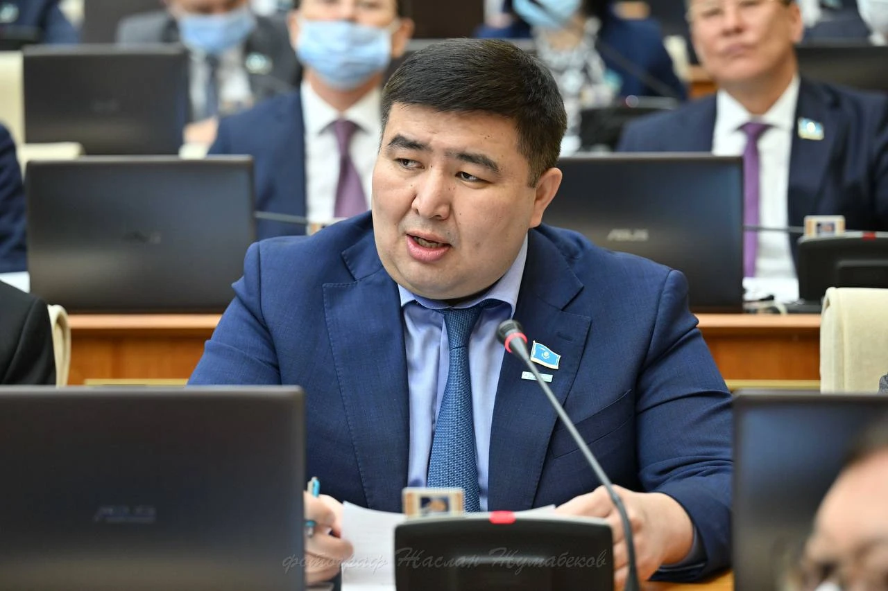 جىل سايىن تۇرمىستىق زورلىق-زومبىلىقتان 100-دەن استام ادام كوز جۇمادى - دەپۋتات