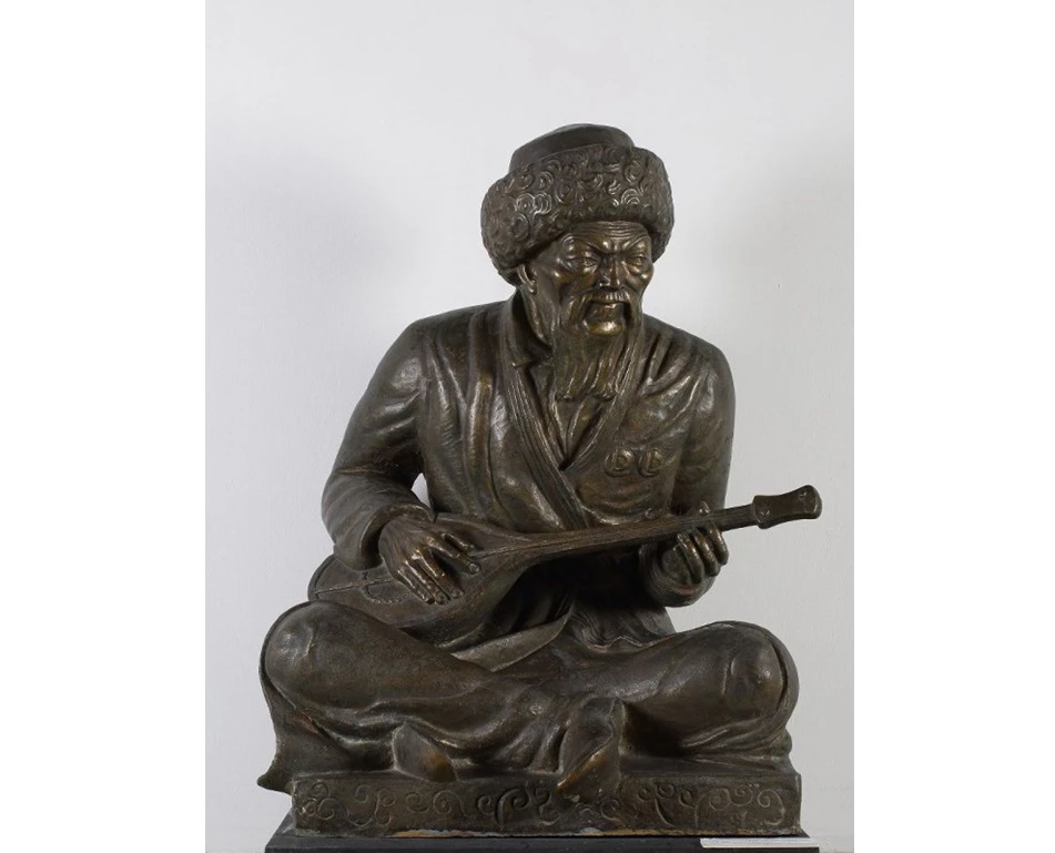 رەسەي مۋزەيلەرىندەگى جادىگەرلەر