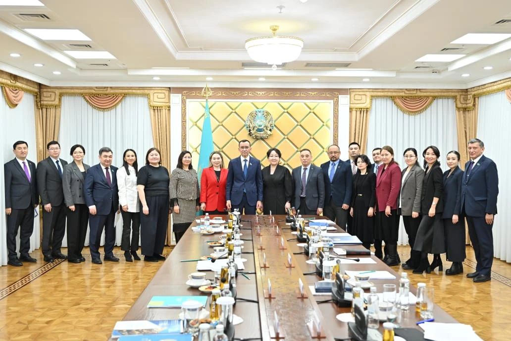 ديالوگ الاڭىندا ءبىلىم سالاسىن دامىتۋ تالقىلاندى