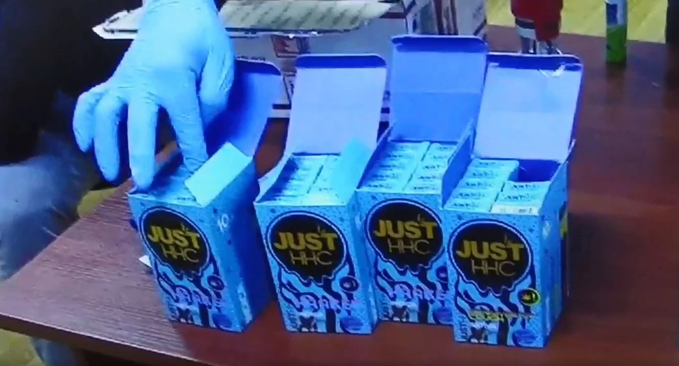 قازاقستانعا ۆەيپتەردى زاڭسىز جەتكىزگەن كۇدىكتى ۇستالدى